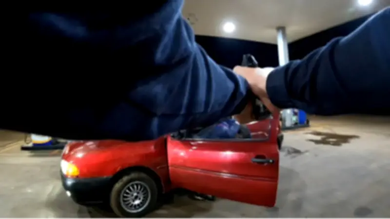 Câmera corporal flagra jovens em carro furtado em Cascavel