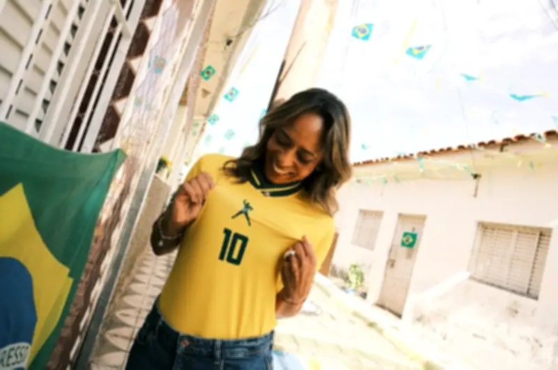 Coleção da Athleta inspirada em Pelé ganha reforço para mercado asiático