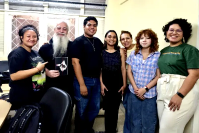 Coletivo Ventos do Norte lança livro 'Visagens no Meio do Mundo' em Macapá