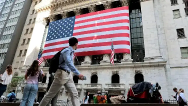 Como economia dos EUA supera rivais apesar de turbulência de Trump