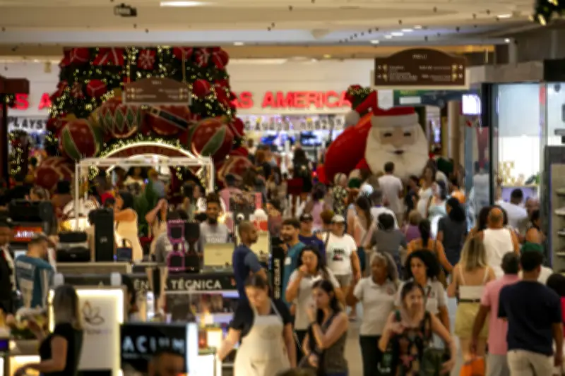 Comércio precisa de convenção coletiva para funcionar em feriados
