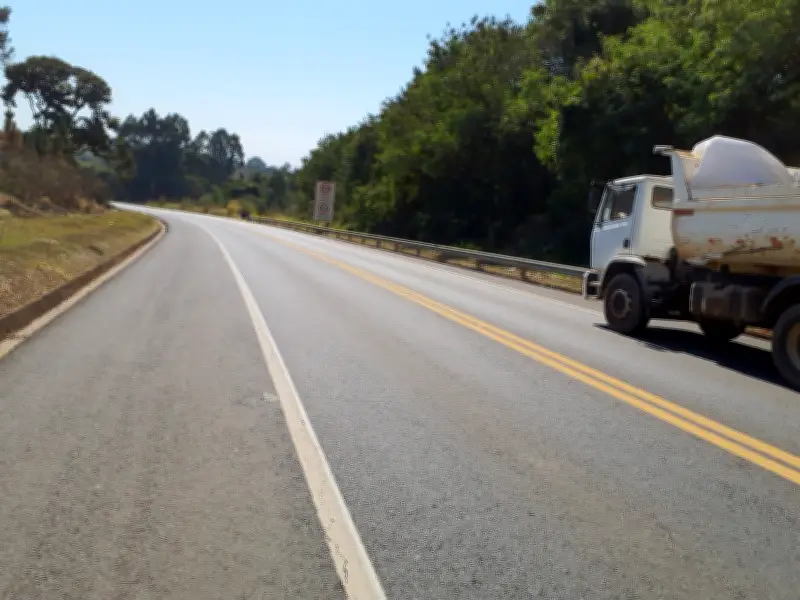 Concessionária pede radares em rodovia onde recém-casados morreram