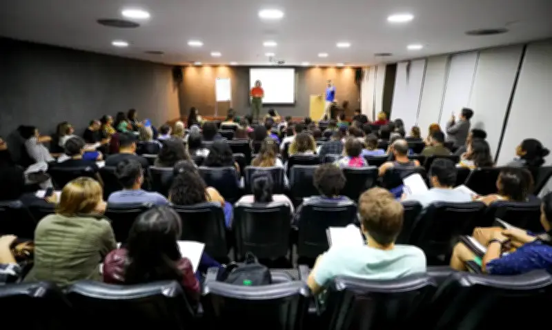 Concursos públicos: milhares de vagas abertas em todo o Brasil