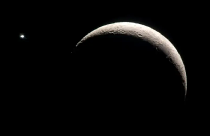 Conjunção rara da Lua com Vênus é registrada no interior de SP