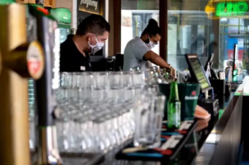 Consumo das famílias cresce apesar de juros altos e endividamento recorde