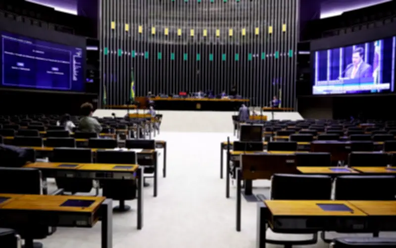 Copa e São João desaceleram votações no Congresso em junho e julho