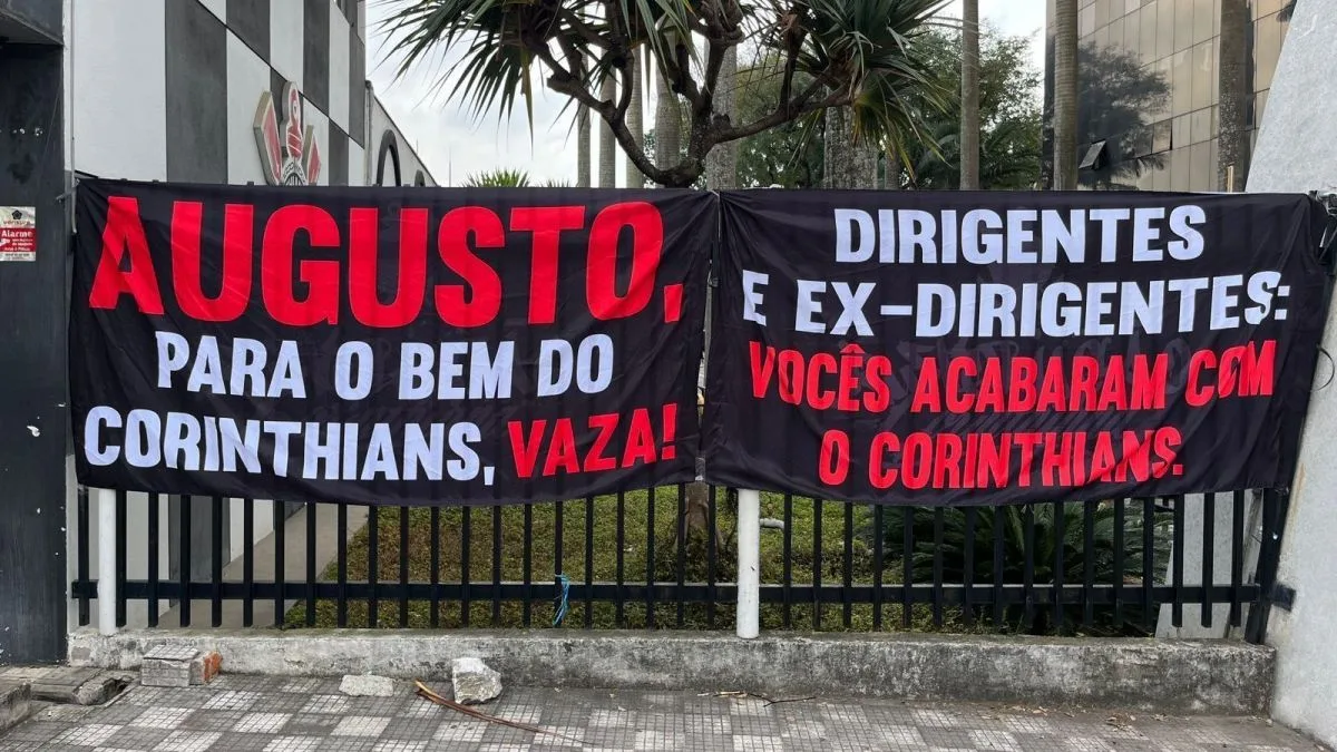 Corinthians decide futuro de Augusto Melo em votação de impeachment