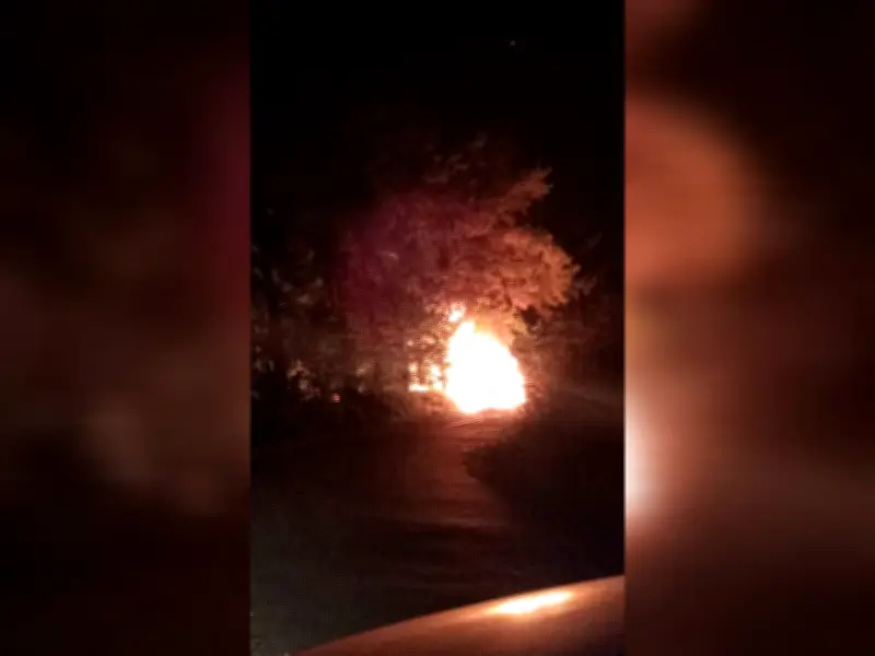 Corpo carbonizado encontrado dentro de carro em chamas em Itatiba