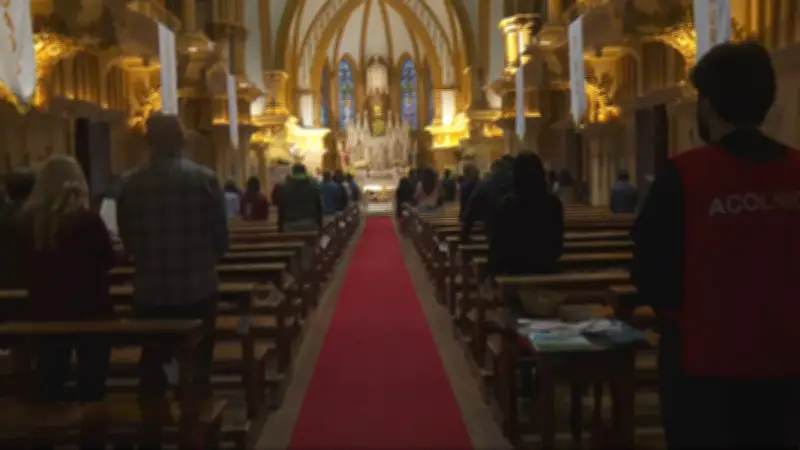 Corpus Christi: Missas e tapetes coloridos em cidades mineiras