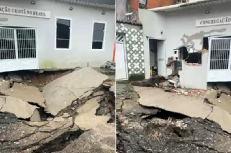 Cratera interdita dois imóveis em São Vicente após rompimento de tubulação