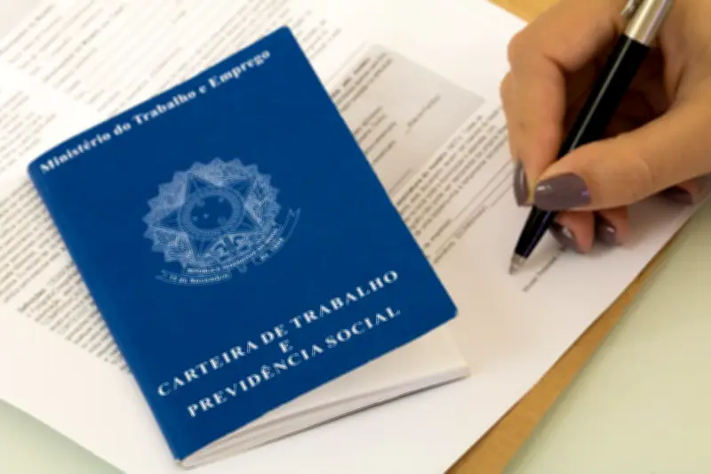 Crédito consignado privado: valor médio cai 73% e inadimplência sobe