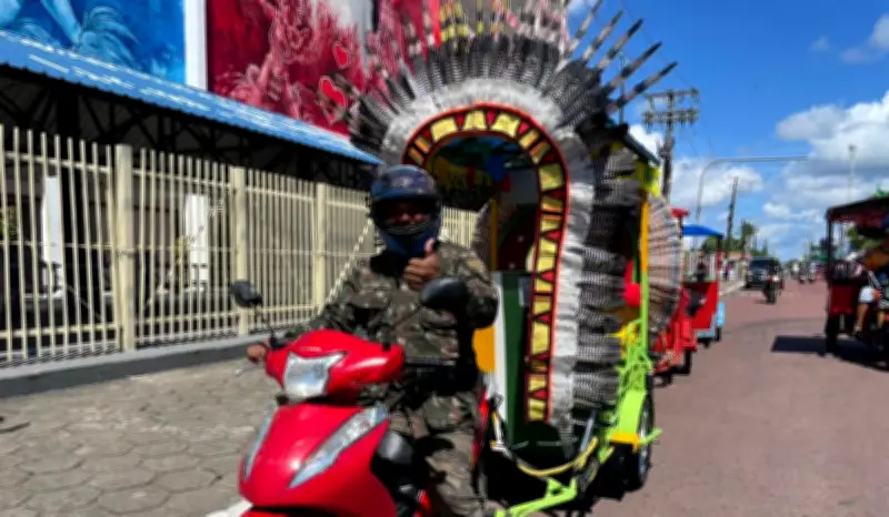 Criador do 'Tuc-Tuc Tuxaua' encanta turistas no Festival de Parintins