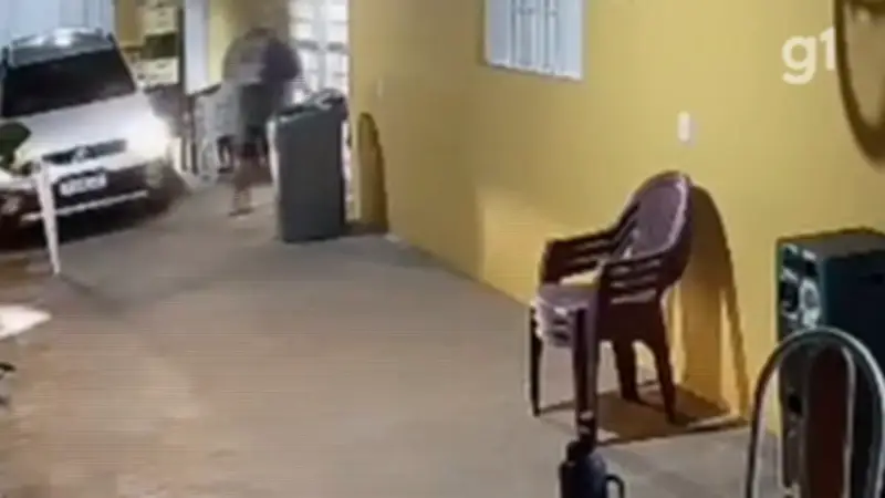 Criança em desespero ao ver criminosos invadirem casa em Timon