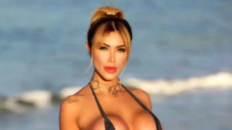 Cris Galera gasta R$ 30 mil em bronzeamento íntimo com ouro em Londres
