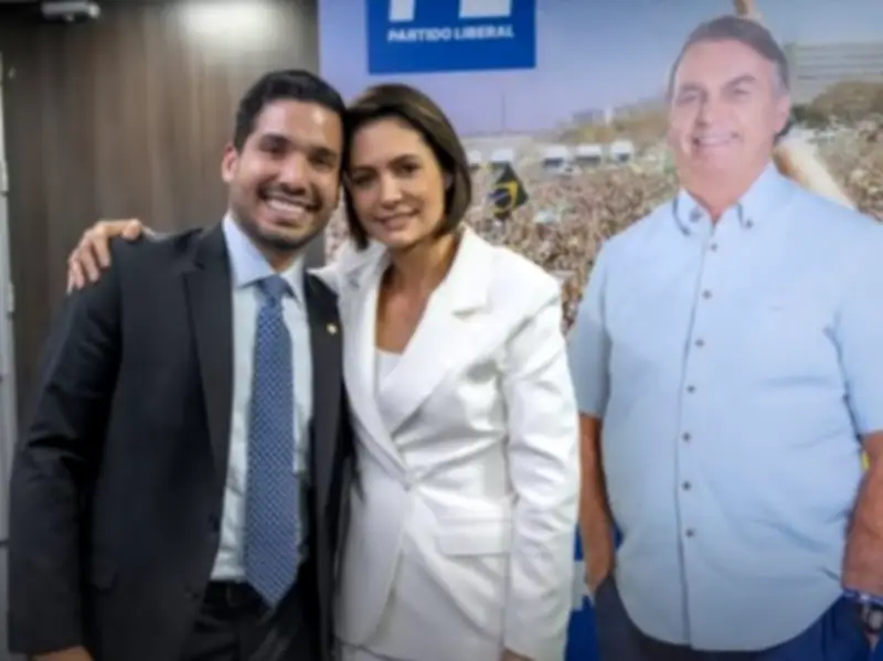 Crise no PL Ceará: Michelle e André Fernandes divergem sobre apoio a Ciro
