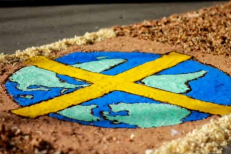 Cuiabá celebra Corpus Christi com missas, tapetes e procissão