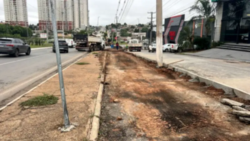 Cuiabá fecha ciclovia para veículos e constrói mureta de isolamento