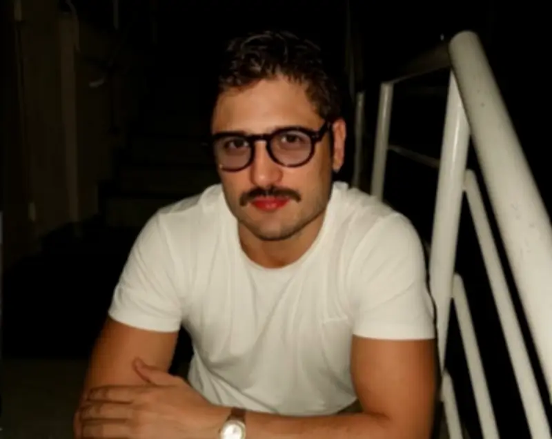 Daniel Rocha será ex-noivo de Marília Mendonça em filme biográfico