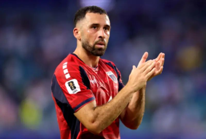 De bancário a capitão: a ascensão de Roberto Lopes no futebol