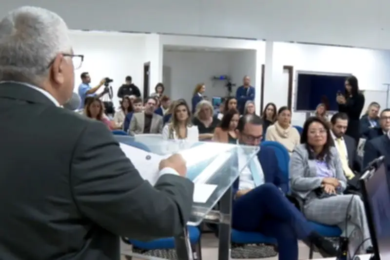 Debate sobre redução da jornada 6x1 reúne especialistas em Campo Grande