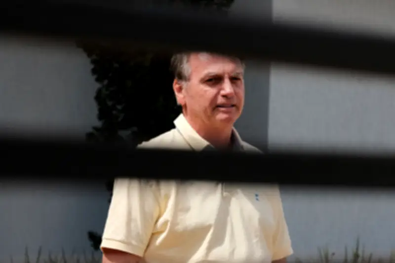Defesa de Bolsonaro pede que STF não considere apreensão de arma como falta grave