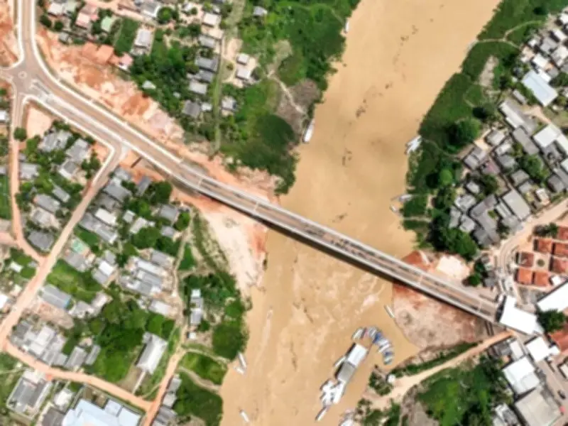 Desabamento de ponte em Sena Madureira deixa feridos