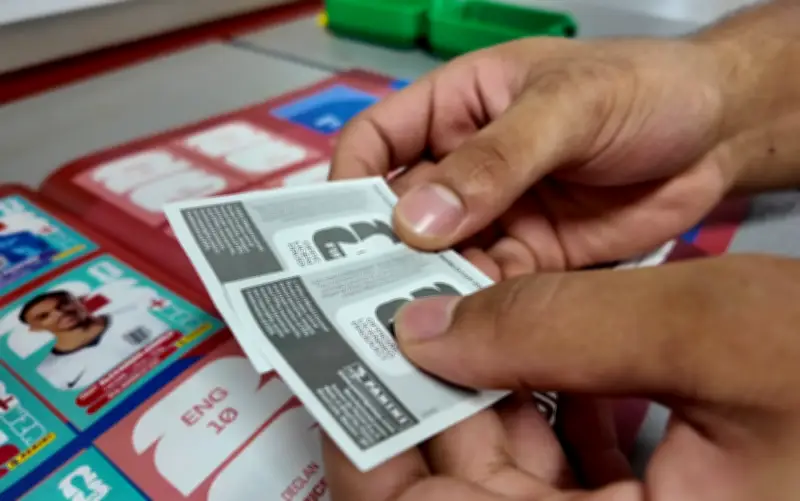 Descarte correto do liner de figurinhas da Copa do Mundo