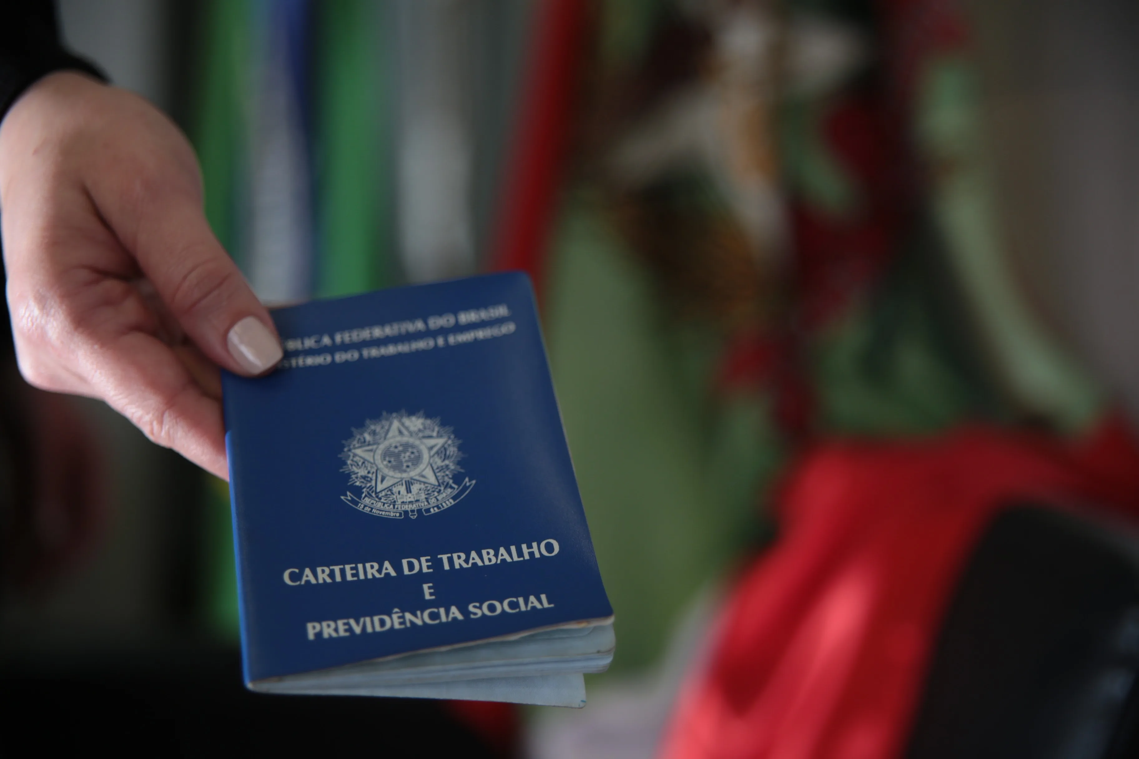 Desemprego cai em seis estados no quarto trimestre de 2025, aponta IBGE