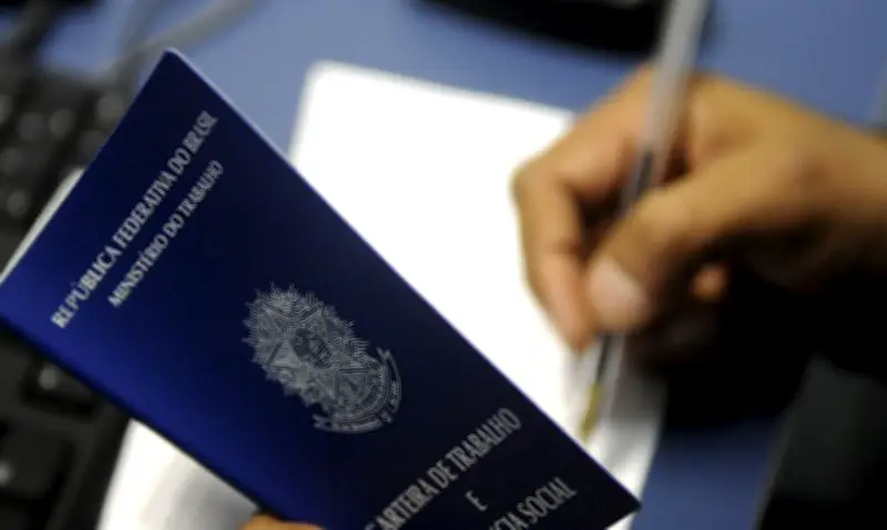 Desemprego no Brasil deve continuar baixo apesar da desaceleração econômica
