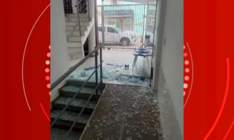 Detento quebra porta de vidro ao tentar fugir de audiência em Teofilândia