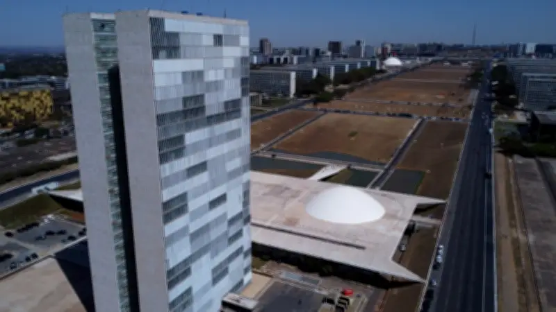 Déficit de R$ 56,1 bi em maio eleva dívida pública a 81,1% do PIB