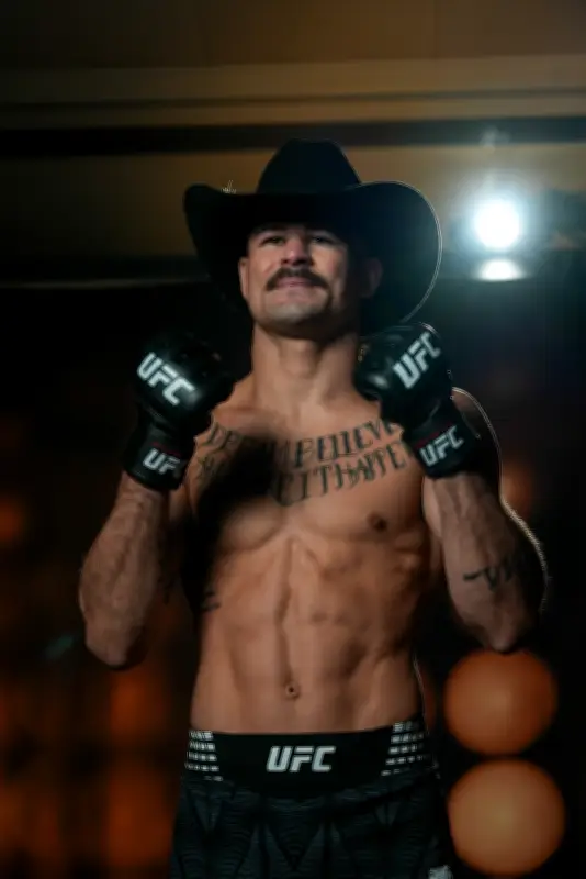 Diego Lopes: brasileiro de Manaus com estilo mexicano vence no UFC na Casa Branca