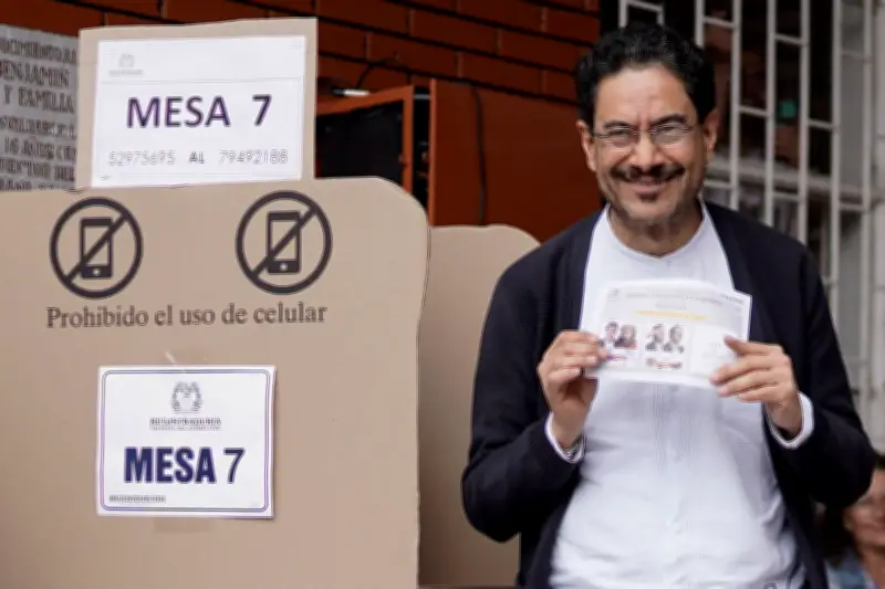 Direitista Abelardo de la Espriella vence presidenciais na Colômbia