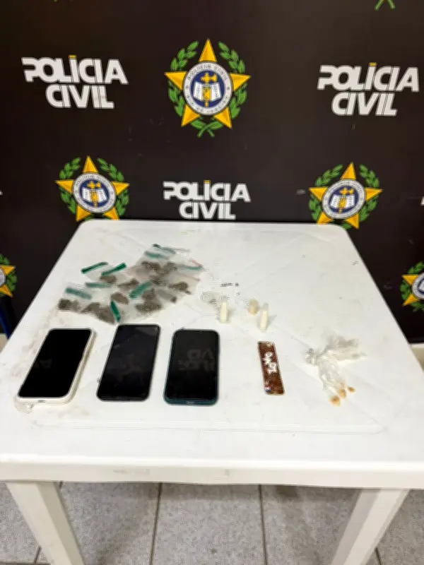 Dois jovens presos e adolescente apreendido por tráfico em Barra Mansa