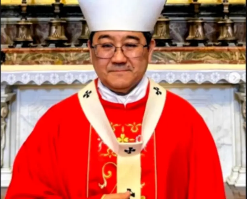Dom Julio Akamine recebe pálio arquiepiscopal do Papa Leão XIV no Vaticano