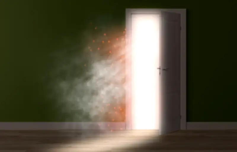 Dormir com porta aberta ou fechada: o que a psicologia diz