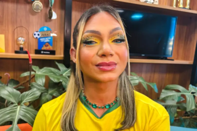 Drag queen baiana batizada como Roberto Romário celebra contraste com nome de artilheiros