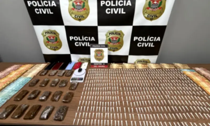 Duas mulheres presas por tráfico de drogas em Bauru com cocaína, haxixe e dinheiro