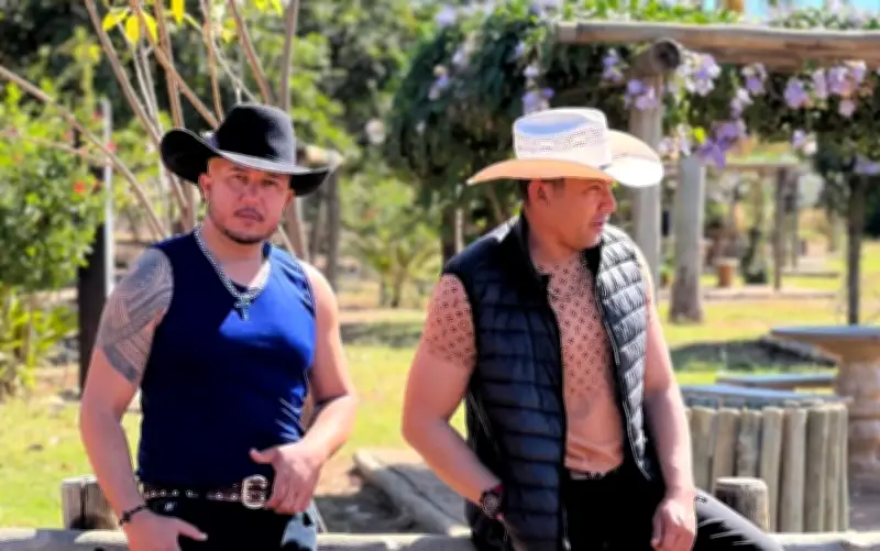 Dupla de Barretos disputa vaga em reality sertanejo com música autoral