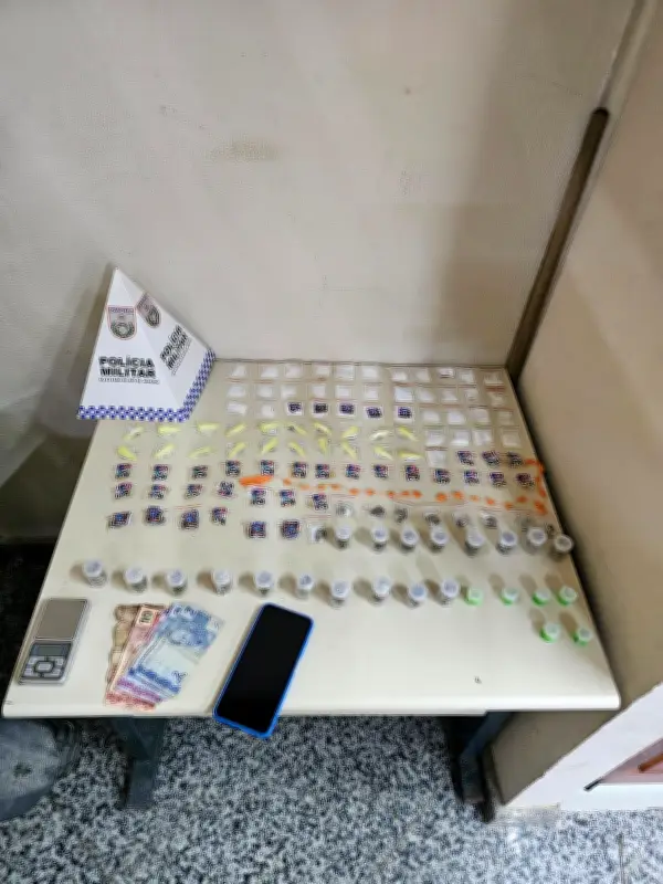 Dupla presa por tráfico de drogas em Paraty com cocaína e skank