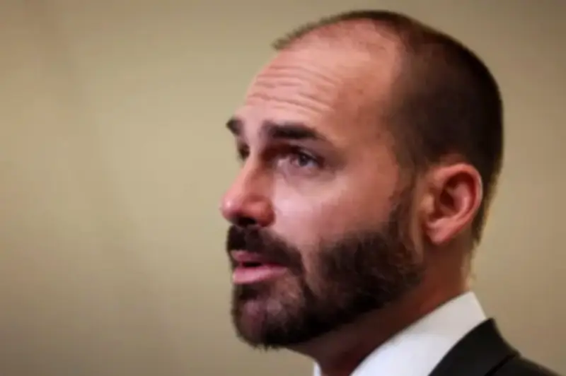 Eduardo Bolsonaro sugere rompimento com partido Novo após críticas de Zema