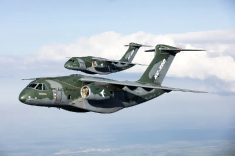 Embraer assina contrato de suporte com FAB para frota KC-390