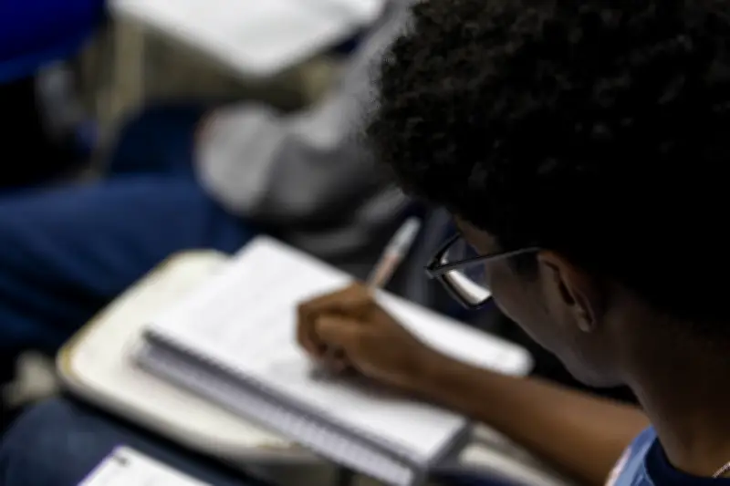 Enem 2025: escolas privadas dominam top 50; públicas são minoria