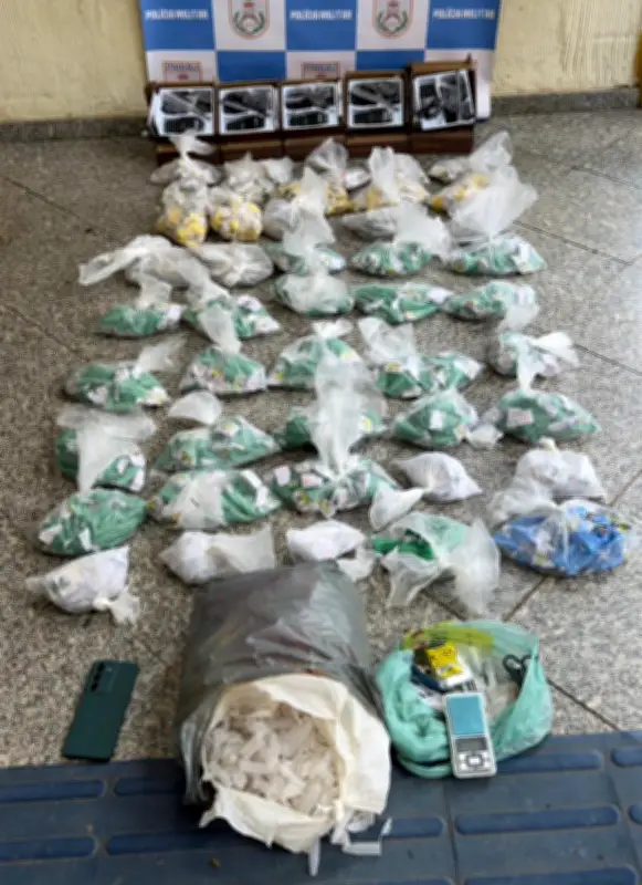 Enteado e padrasto presos com quase 4 kg de drogas em Barra do Piraí