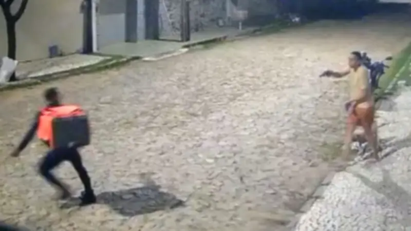 Entregador baleado após ser confundido com assaltante em Fortaleza
