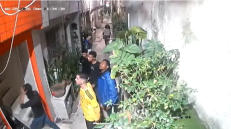 Entregadores invadem casa errada e destroem residência em Botafogo