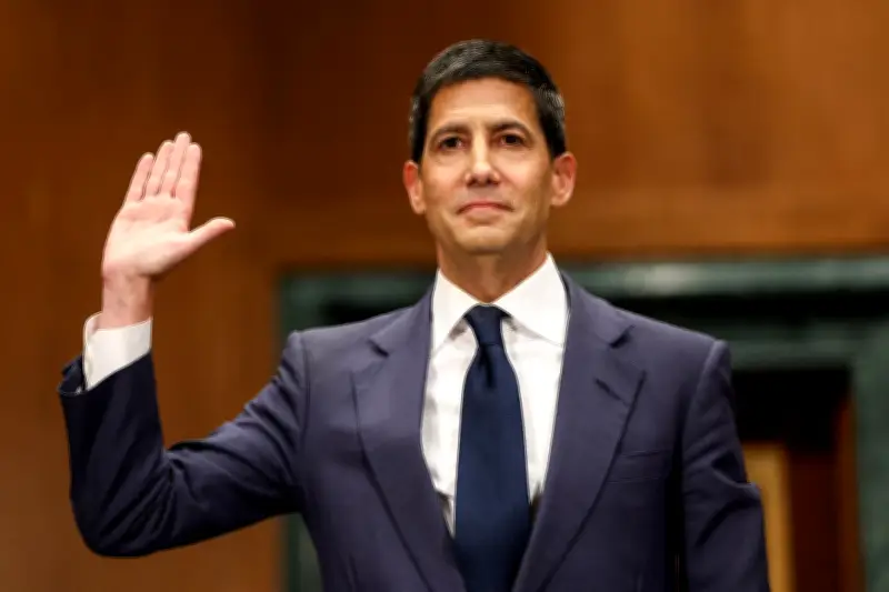 Era Warsh no Fed: juros americanos e impacto global