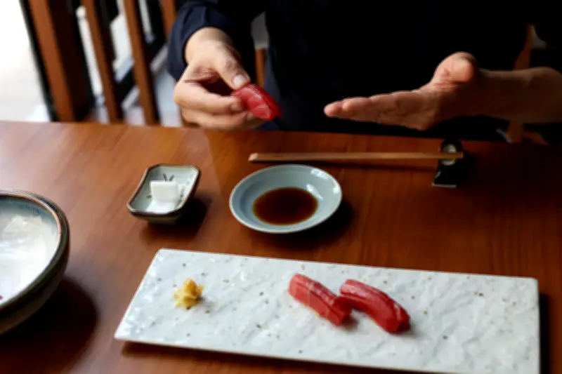 Erros comuns ao comer sushi que você deve evitar