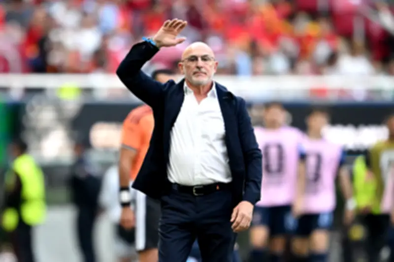 Espanha vence Uruguai e avança na Copa; técnico exalta adaptação
