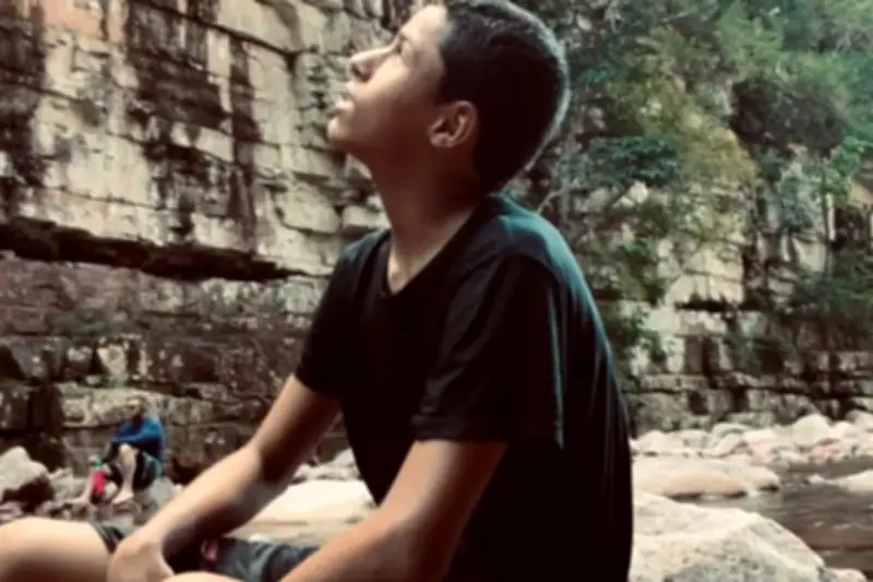 Estudante de 12 anos morre após parada cardíaca durante aula de basquete em MT